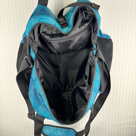 C9 Champion Yoga Duffel Travel Sports Gym Bag Blue Print Black Trim 18” Carryall - Picture 7 of 10